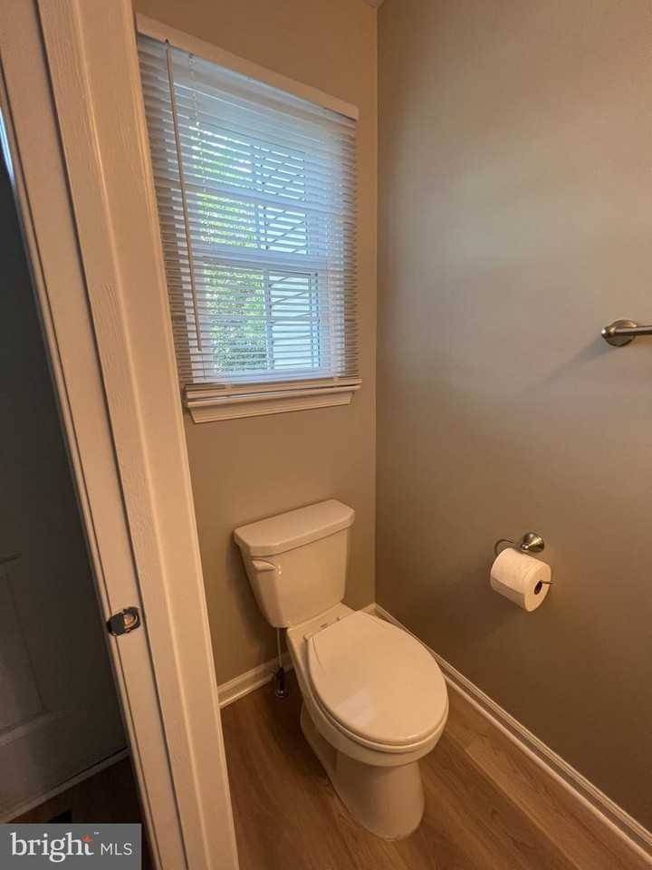 1031 Murdoch Ct - Photo 5 of 28