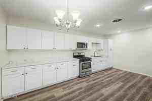 featured image of 828 W Central Ave