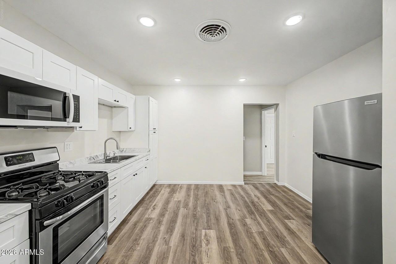 828 W Central Ave - Photo 5 of 24