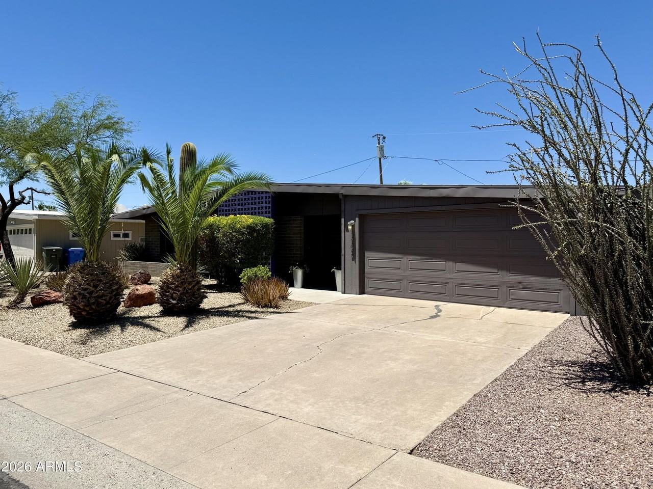 3702 E Paradise Dr - Photo 3 of 26
