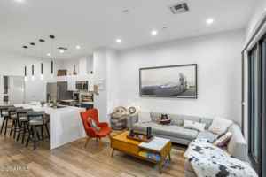 featured image of 4220 N 32nd St #32
