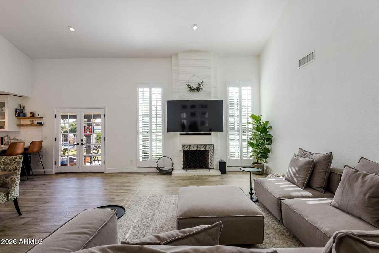 16245 N 62nd Way - Photo 4 of 40