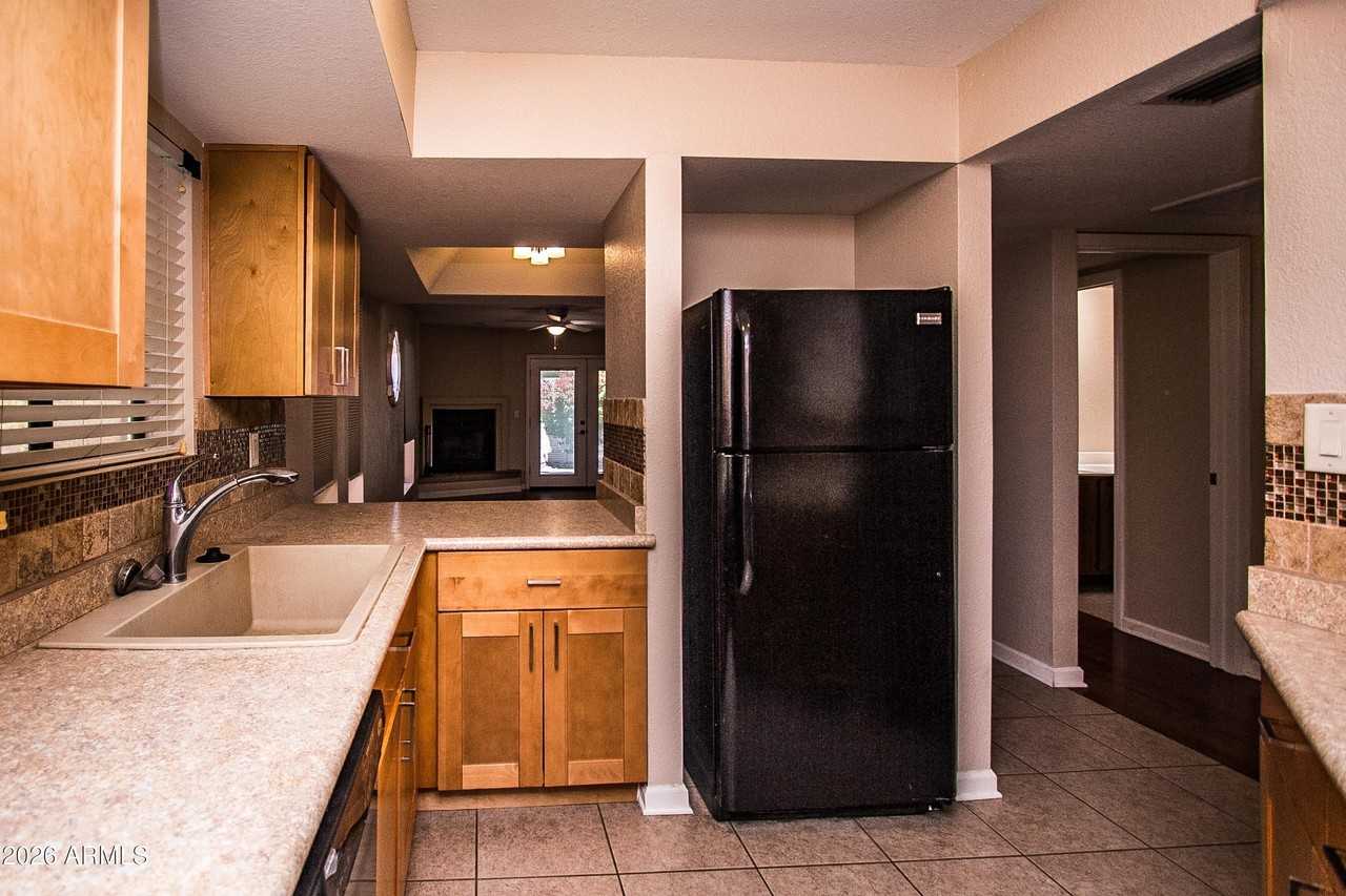 7755 E Thomas Rd #18 - Photo 7 of 26