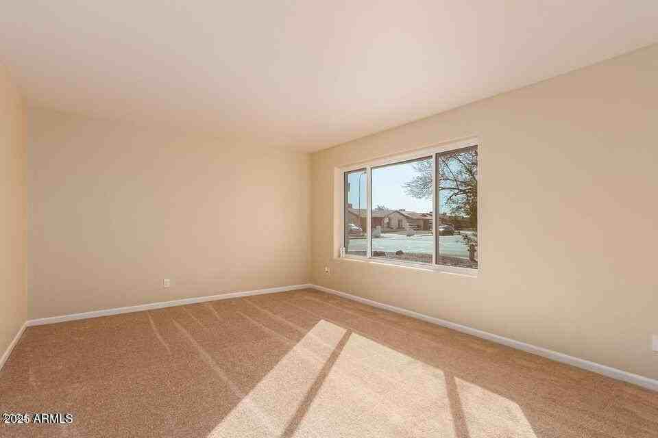 2705 W Summit Pl - Photo 3 of 18