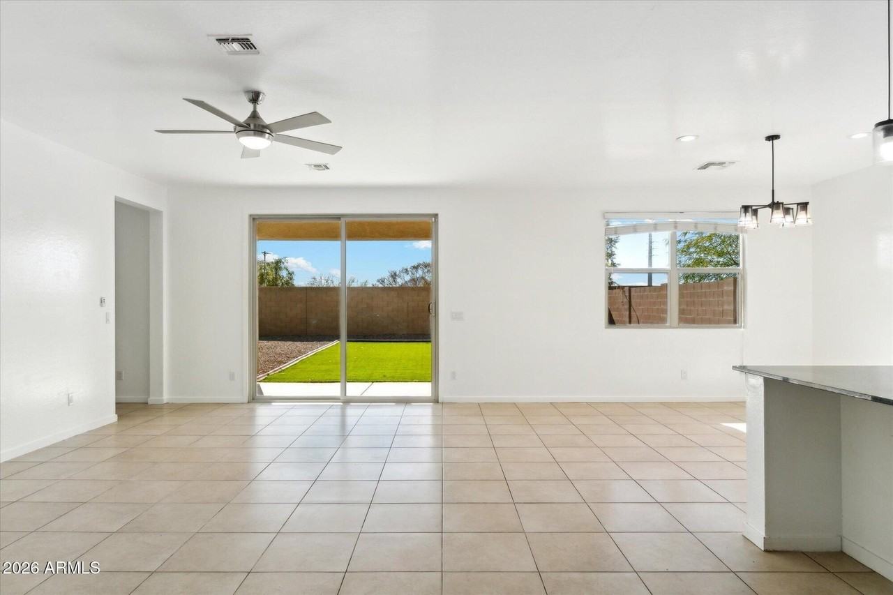 37292 N Yellowstone Dr - Photo 6 of 50
