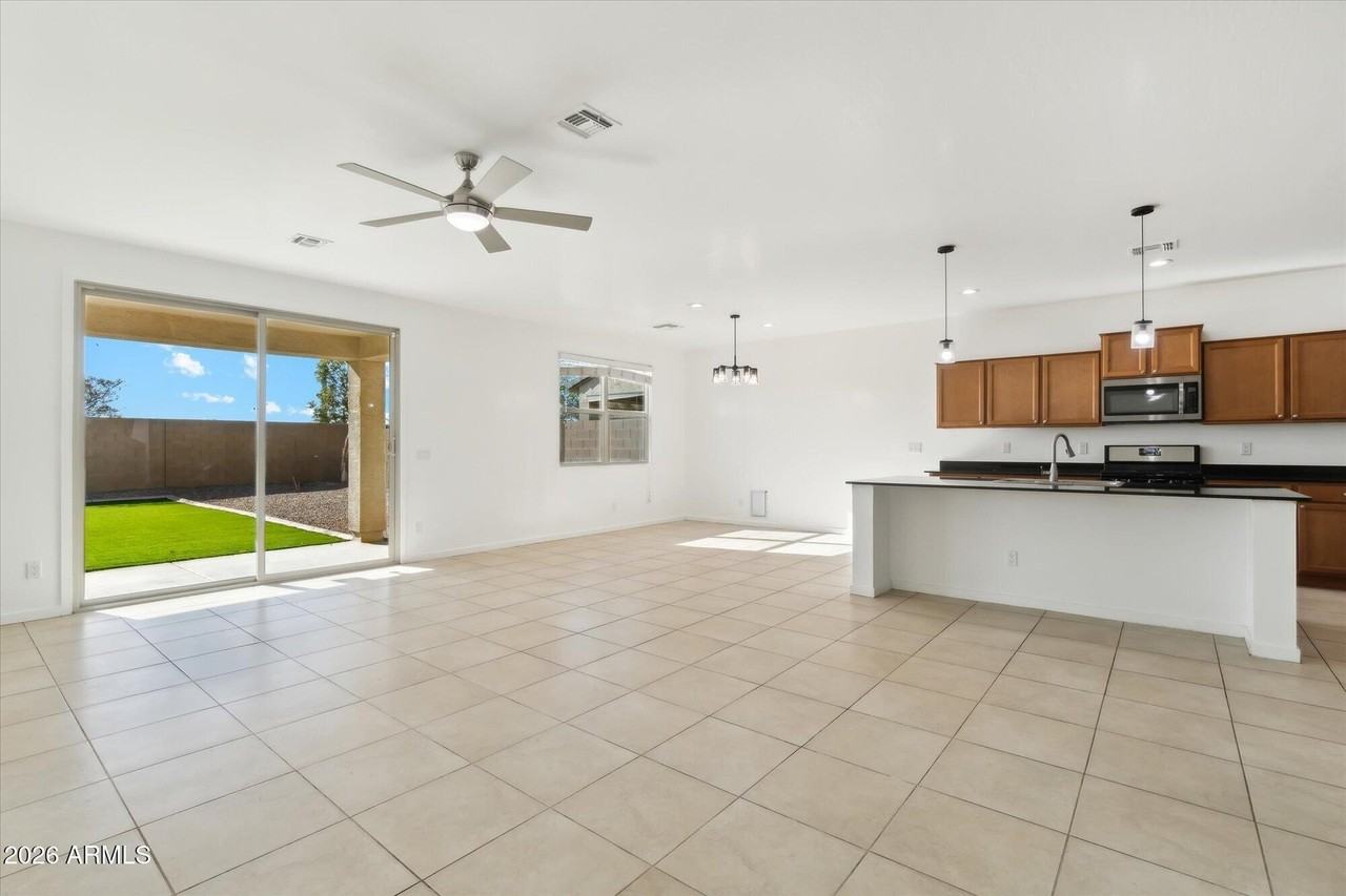 37292 N Yellowstone Dr - Photo 7 of 50