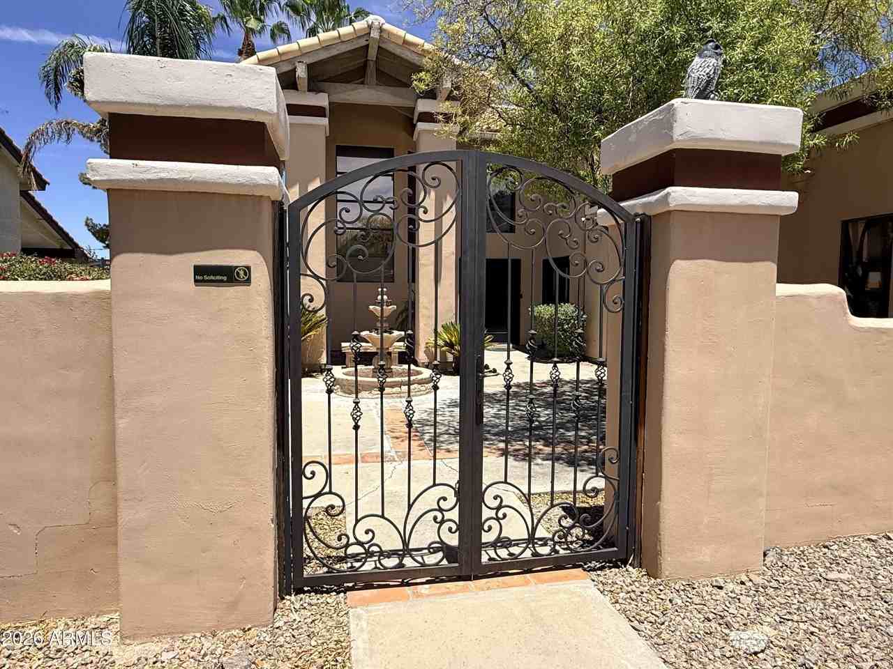 1406 E Tierra Buena Ln - Photo 3 of 35