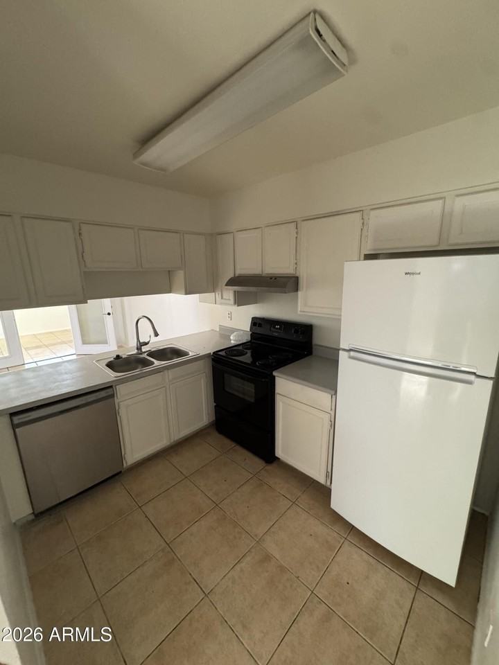 1837 N Spring #201 - Photo 5 of 6
