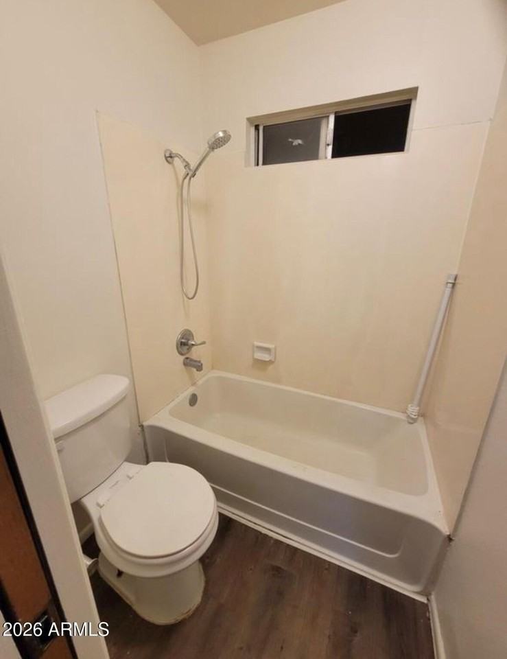 1837 N Spring #202 - Photo 4 of 10
