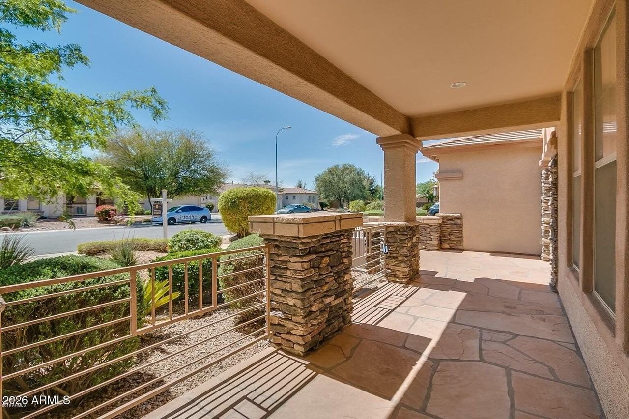2892 E Beechnut Pl - Photo 3 of 50