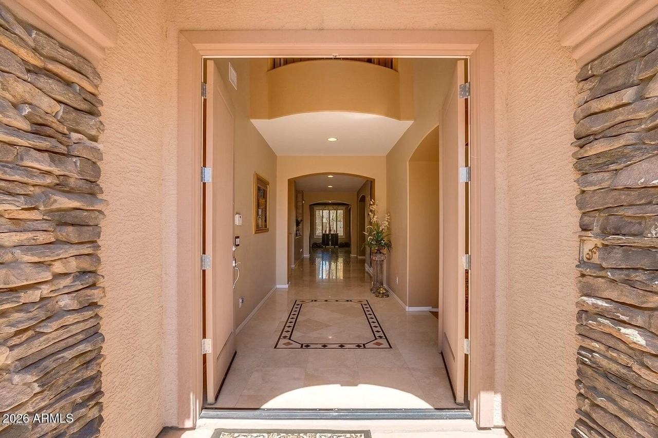 2892 E Beechnut Pl - Photo 4 of 50