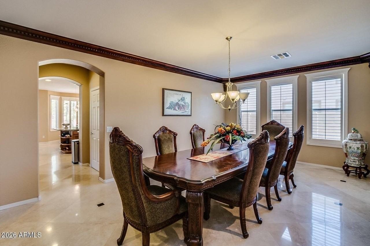 2892 E Beechnut Pl - Photo 7 of 50