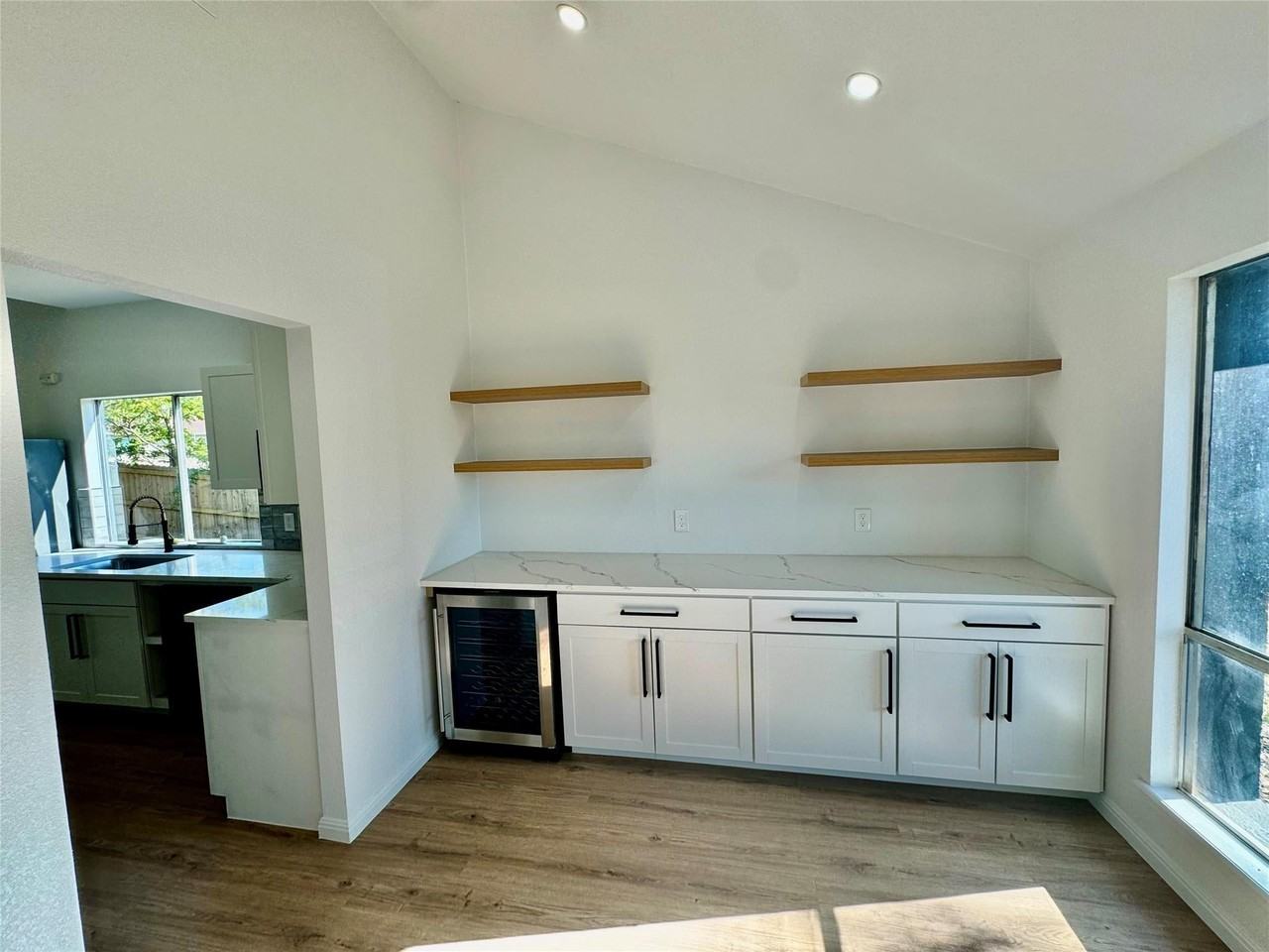 9506 Stonebridge Dr - Photo 5 of 30