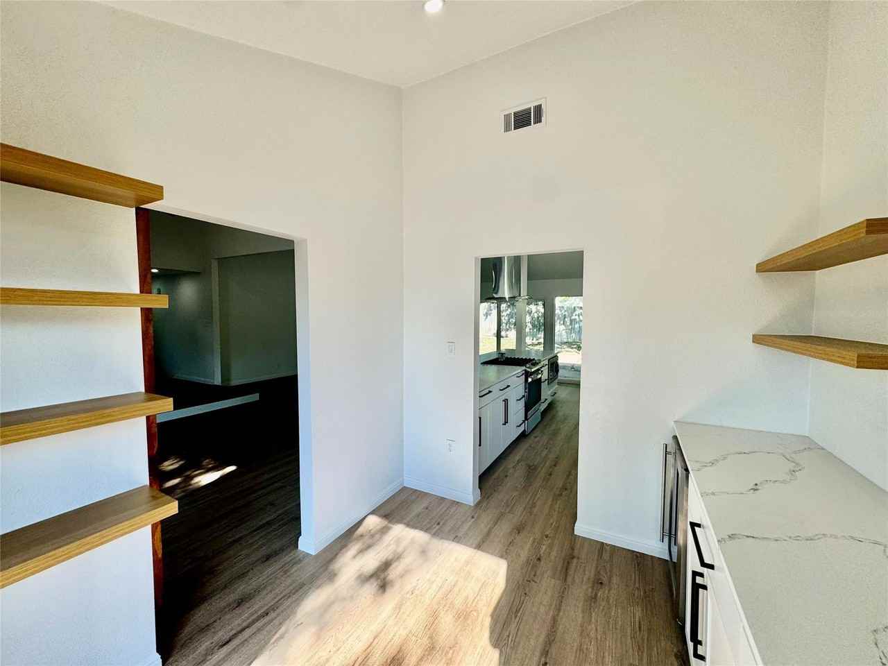 9506 Stonebridge Dr - Photo 7 of 30