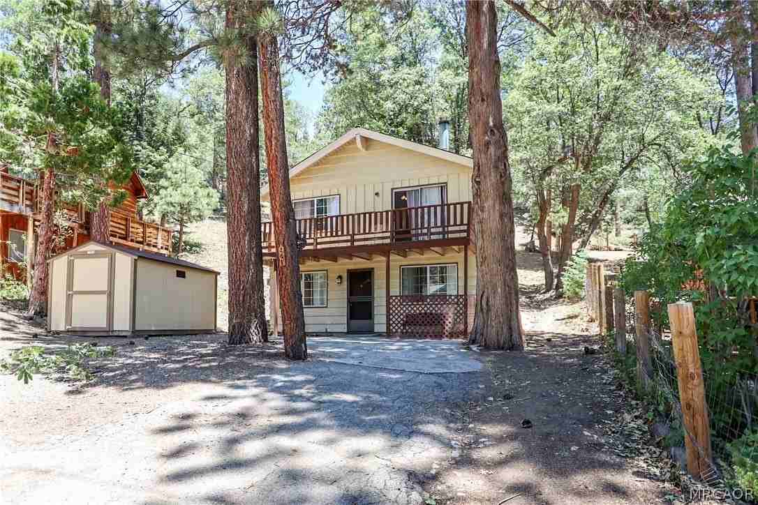 921 Menlo Dr - Photo 2 of 35