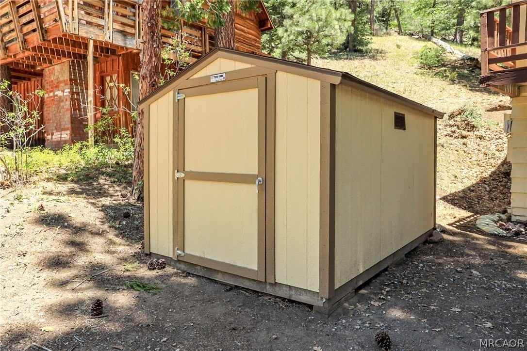 921 Menlo Dr - Photo 5 of 35