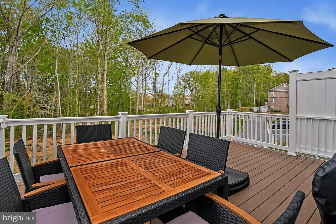 2764 Bridgewater Dr - Photo 3 of 36