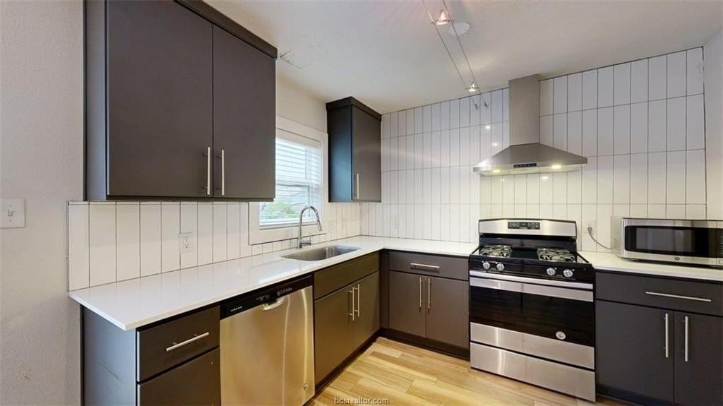 505 Boyett St #D1 - Photo 4 of 21