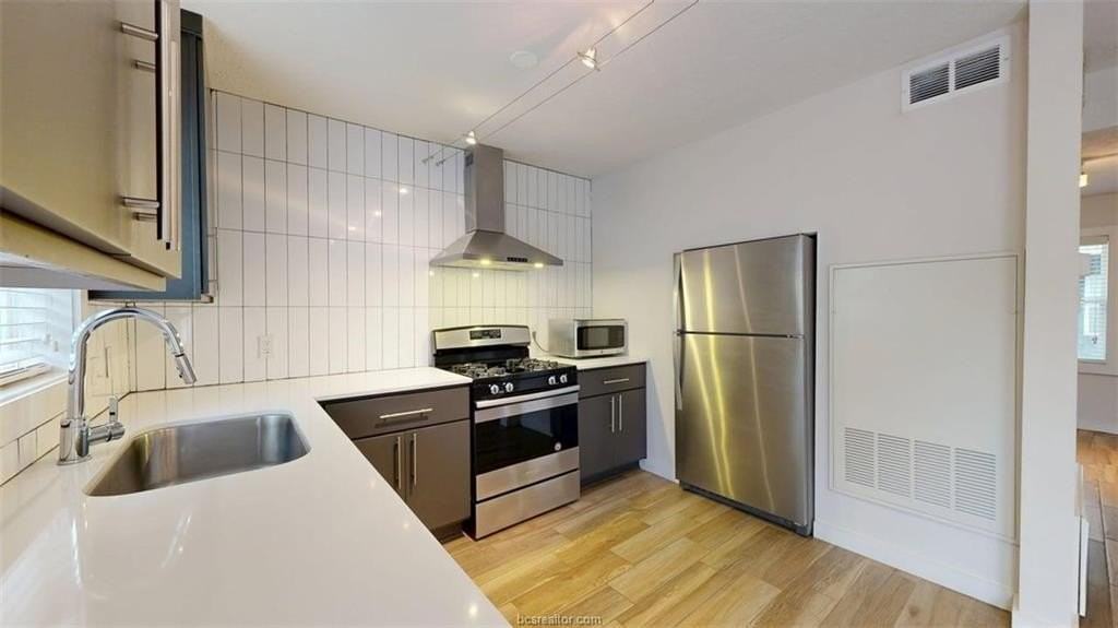 505 Boyett St #D1 - Photo 5 of 21