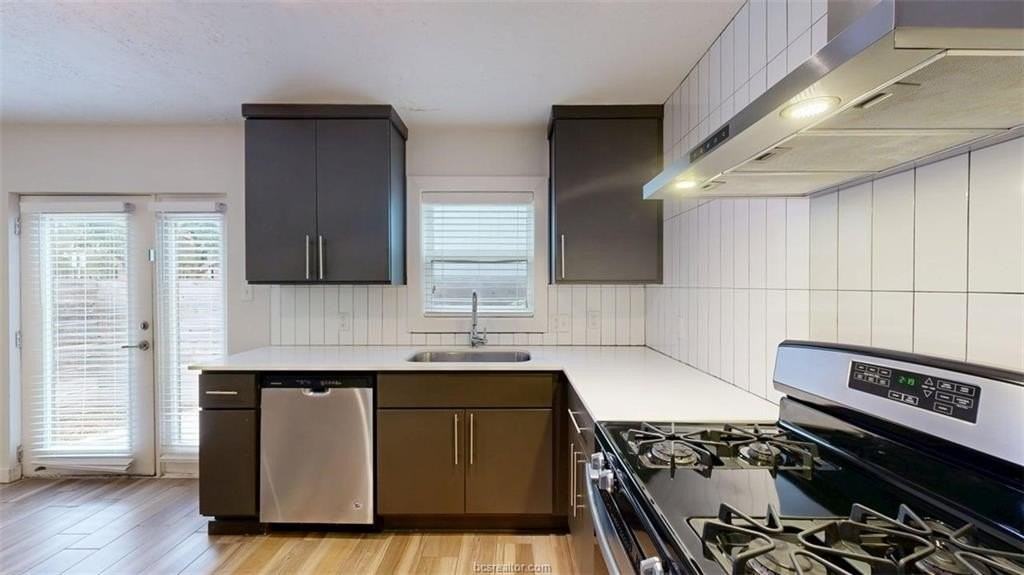 505 Boyett St #D1 - Photo 6 of 21