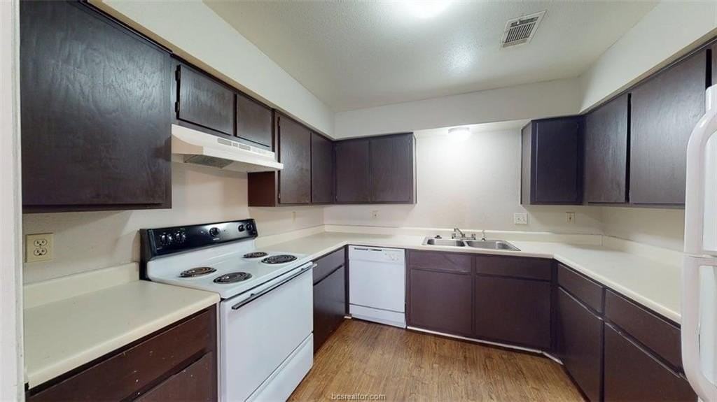 2807 Longmire Dr #B - Photo 7 of 21