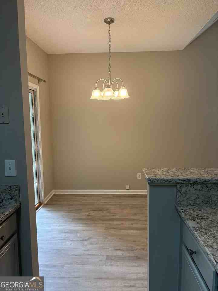 565 N Fairfield Dr - Photo 7 of 19