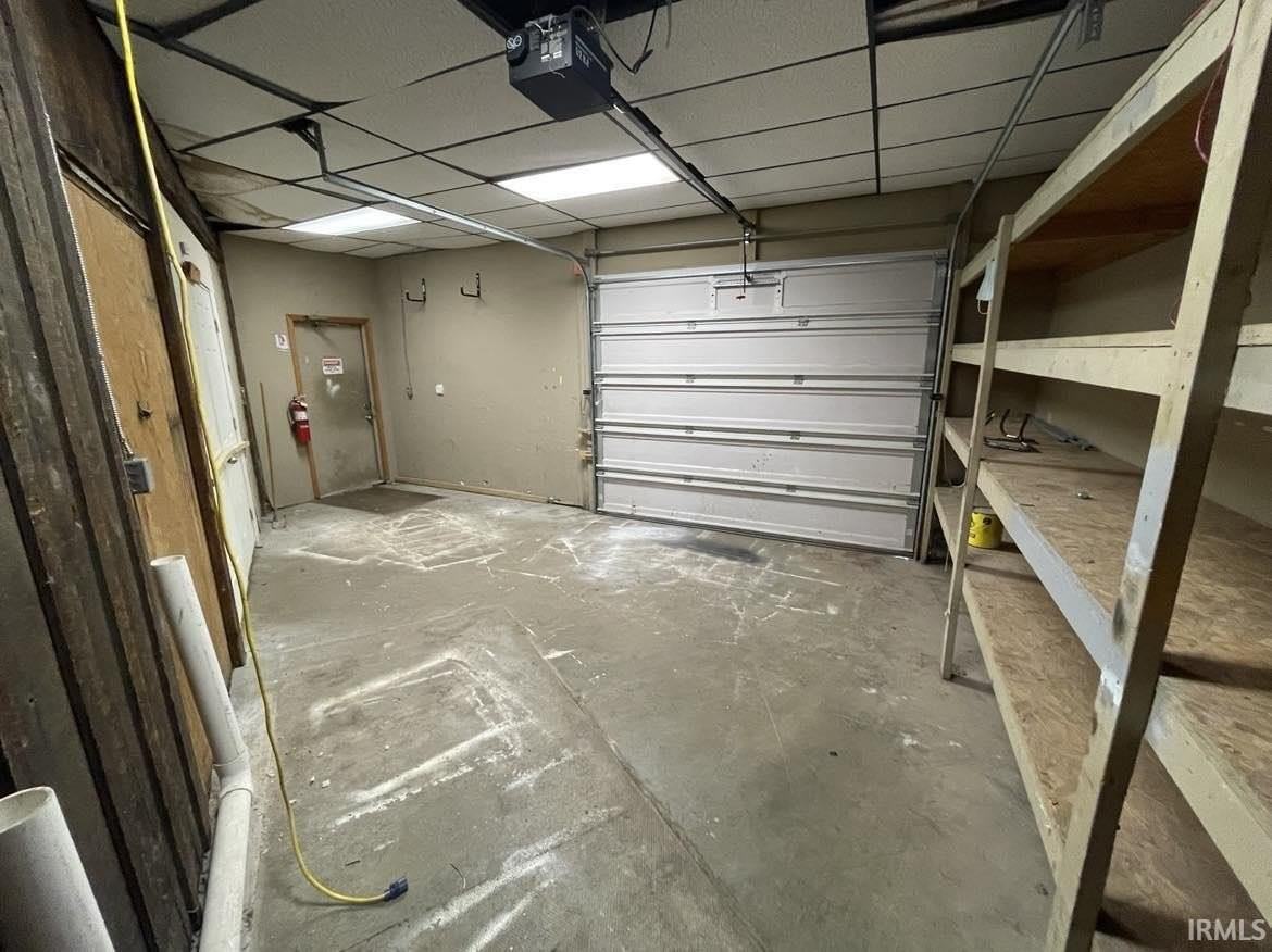 611 W 11th St - Photo 5 of 5