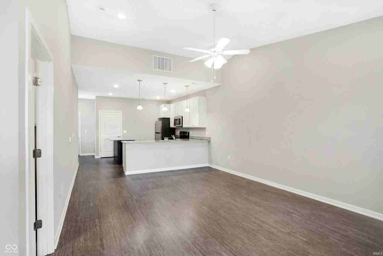 1905 Chambers Dr - Photo 5 of 13
