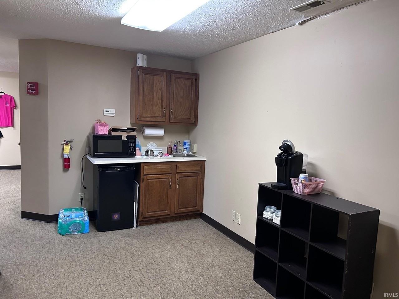 328 S Walnut St - Photo 6 of 11