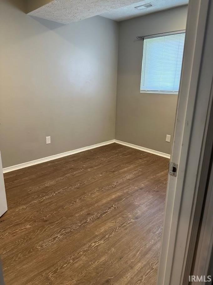 1326 N Woodburn Ave - Photo 7 of 13
