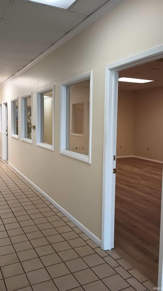 323 E Winslow Rd - Photo 2 of 11