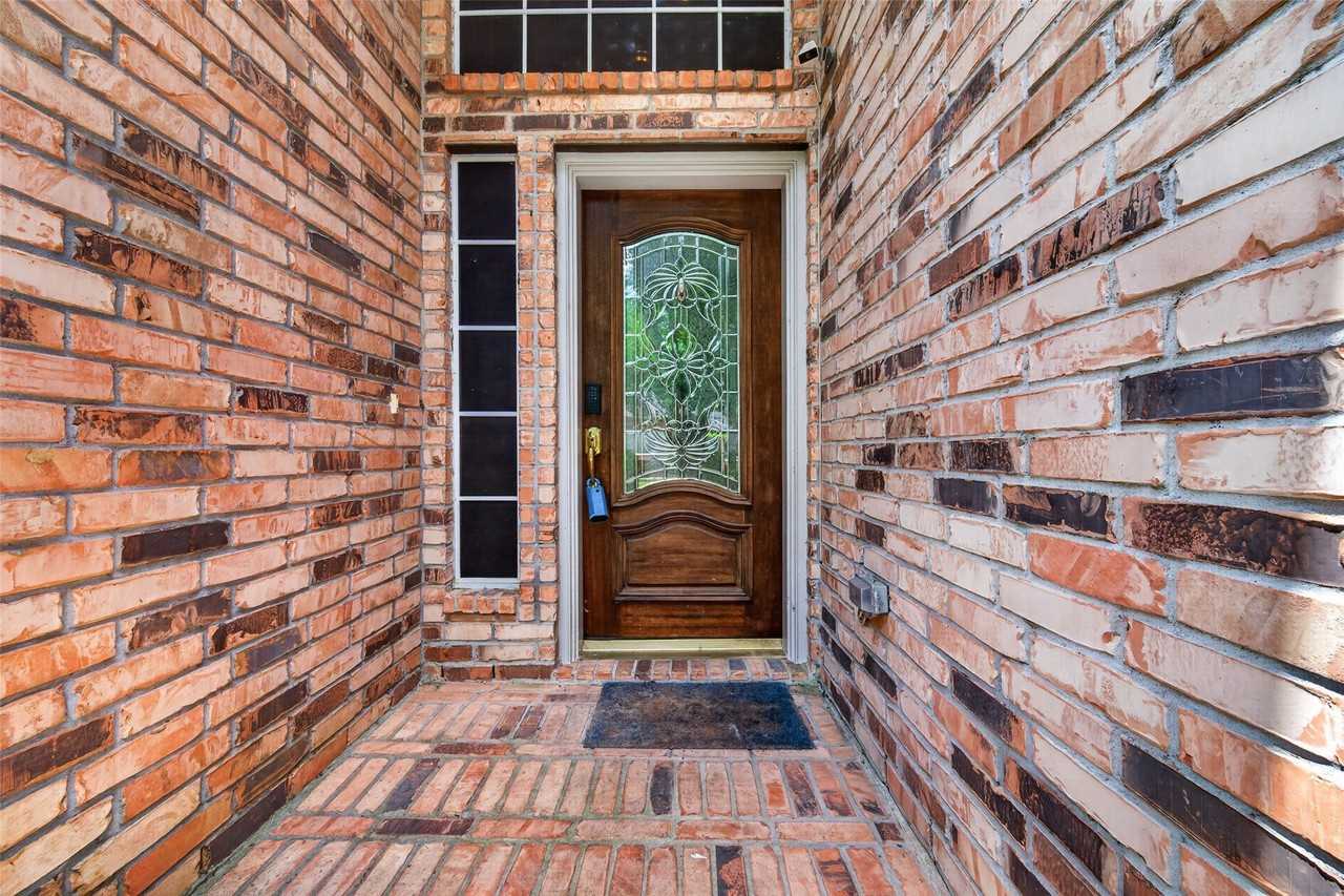 2710 Five Oaks Dr - Photo 6 of 49