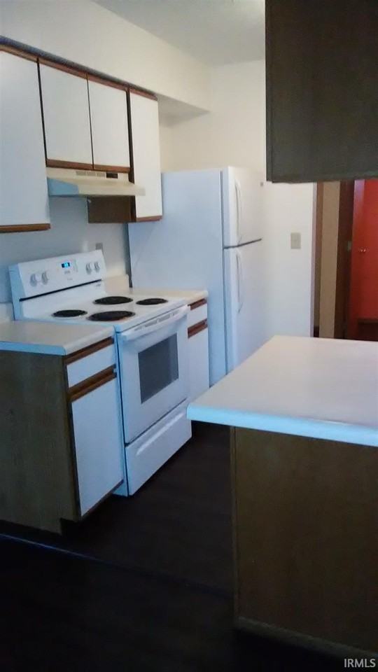 402 S Village Ct - Photo 4 of 16