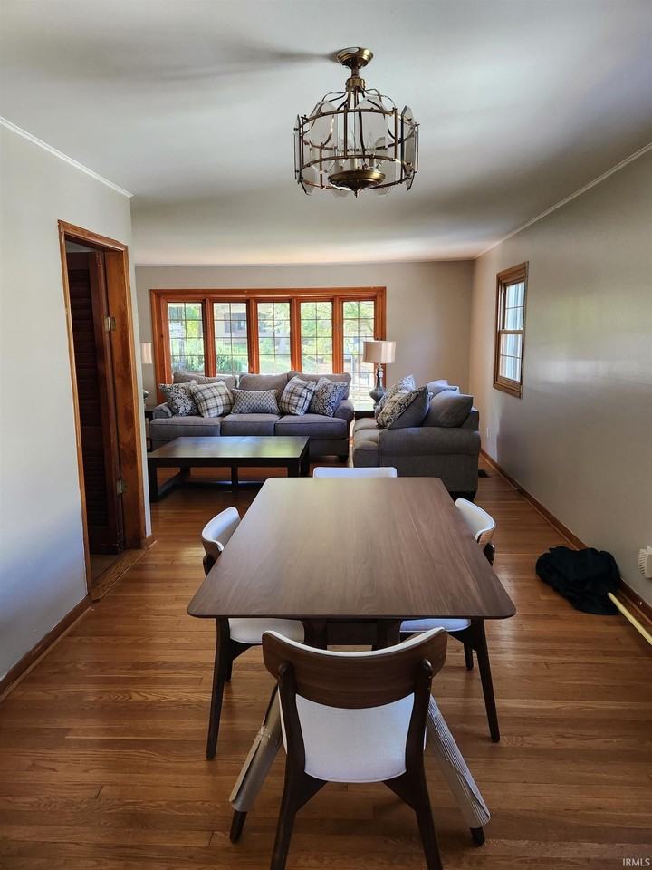 509 S Swain Ave - Photo 6 of 27