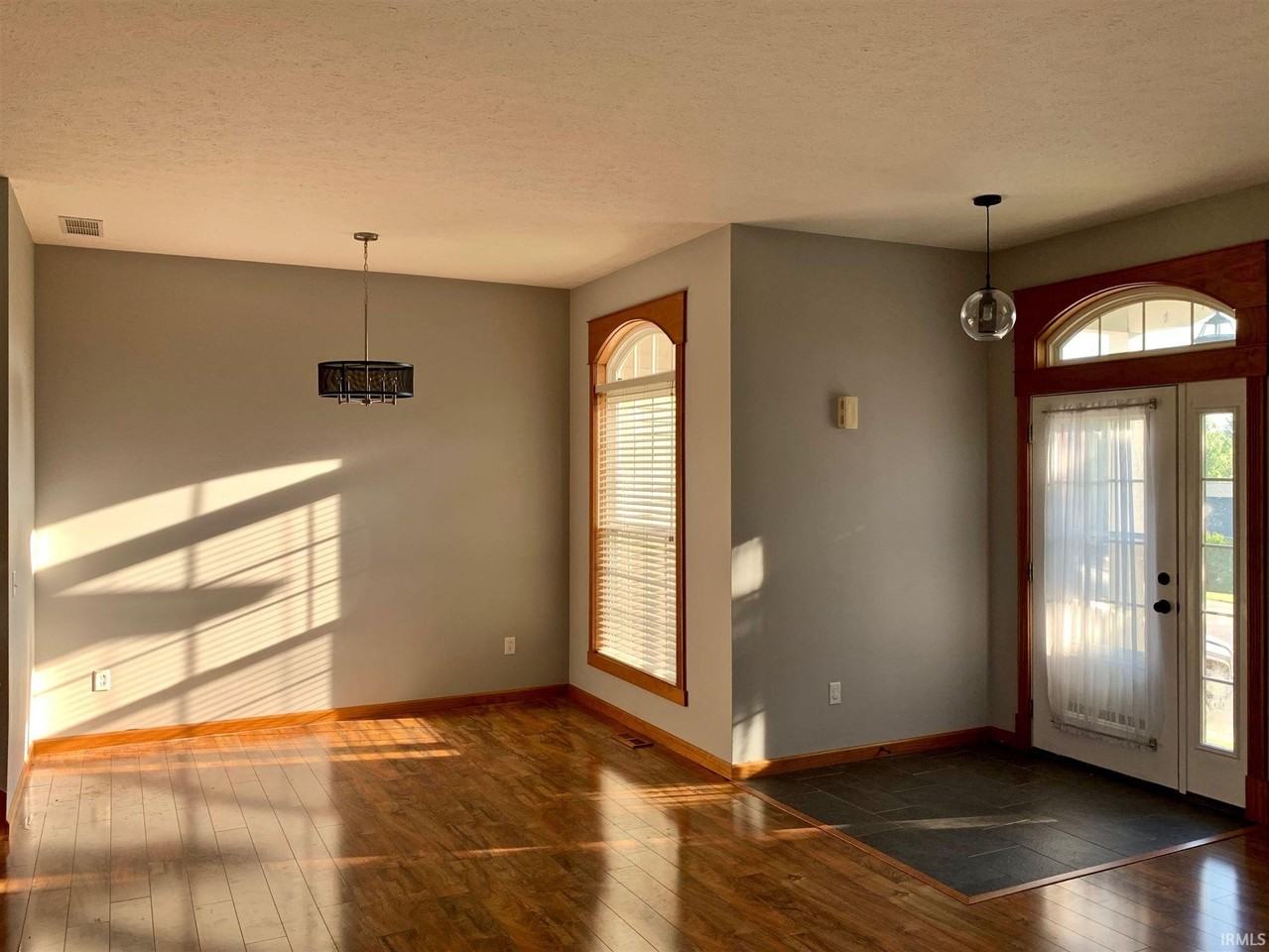 1209 W Aspen Ct - Photo 6 of 34