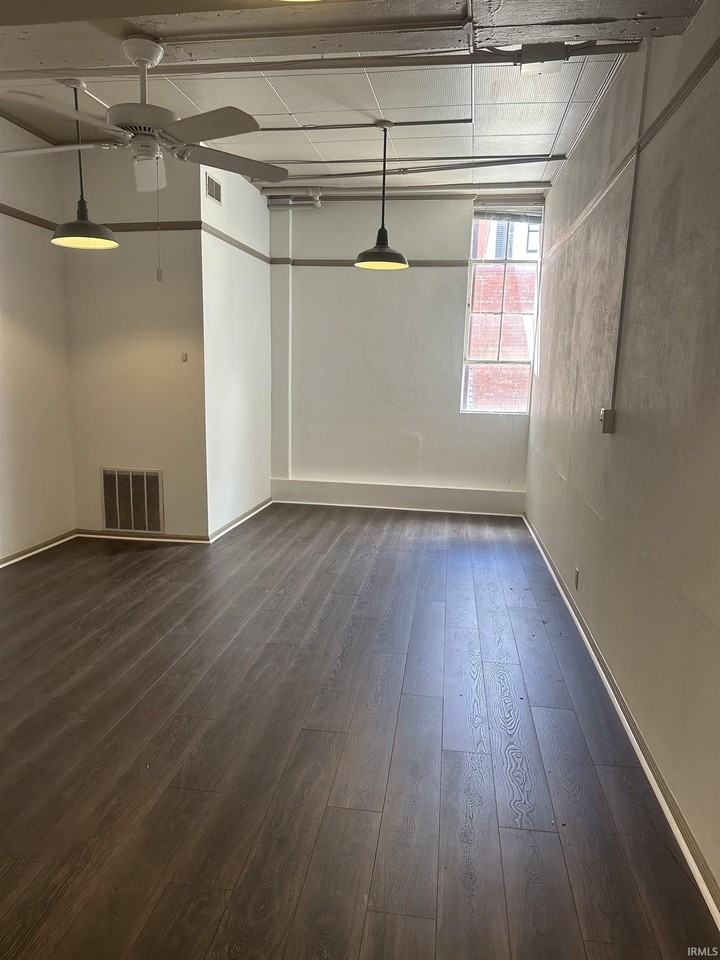 116 1/2 S College Ave - Photo 2 of 3