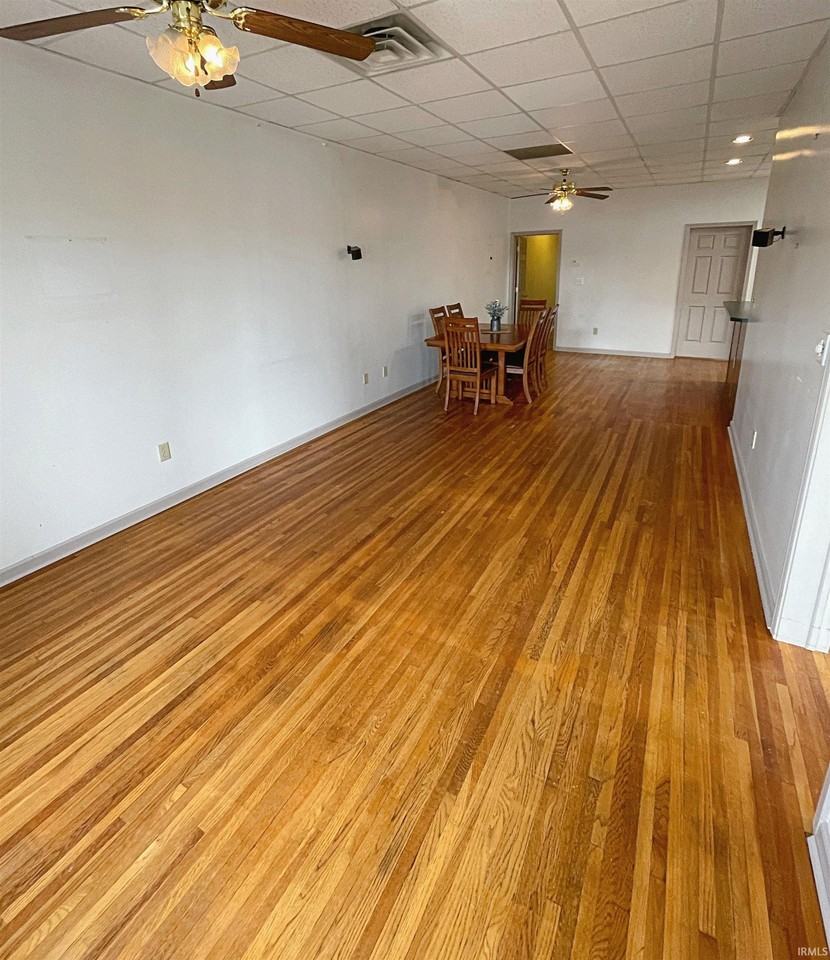 10 1/2 E Vincennes St - Photo 7 of 23