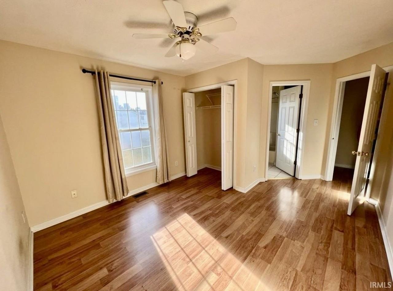 3410 S Oaklawn Cir - Photo 3 of 7