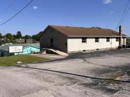 featured image of 1409 W Kirkwood Ave