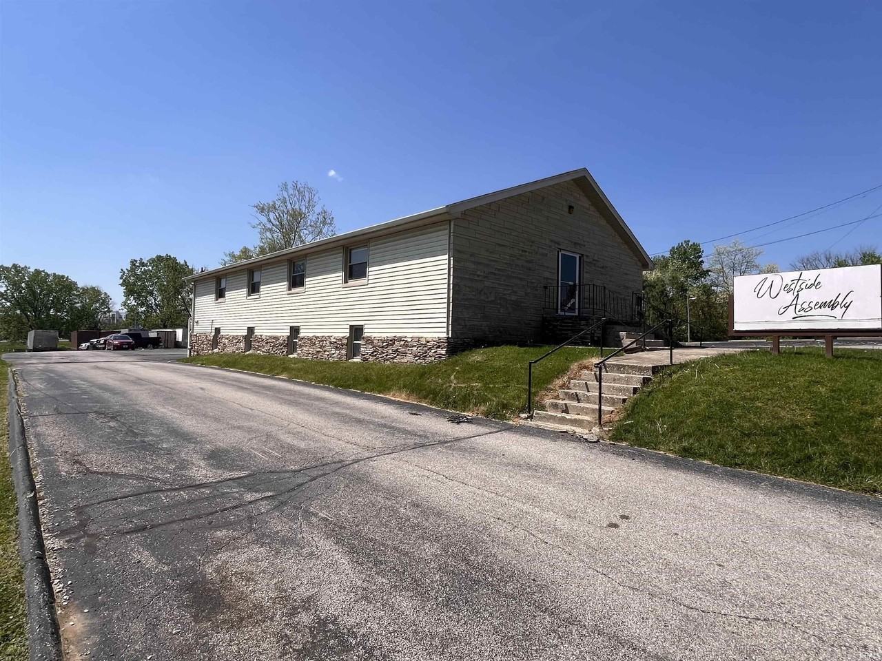1409 W Kirkwood Ave - Photo 4 of 17