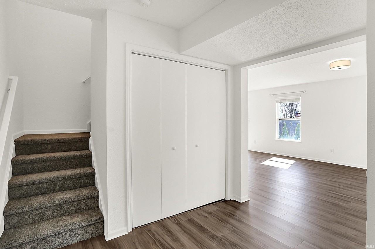 5611 W Tensleep Rd - Photo 2 of 28
