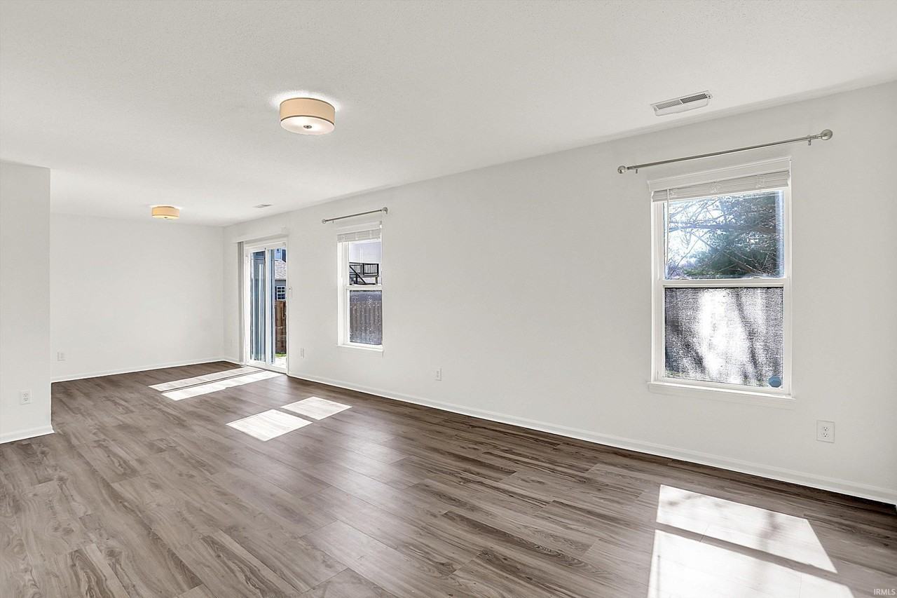 5611 W Tensleep Rd - Photo 3 of 28