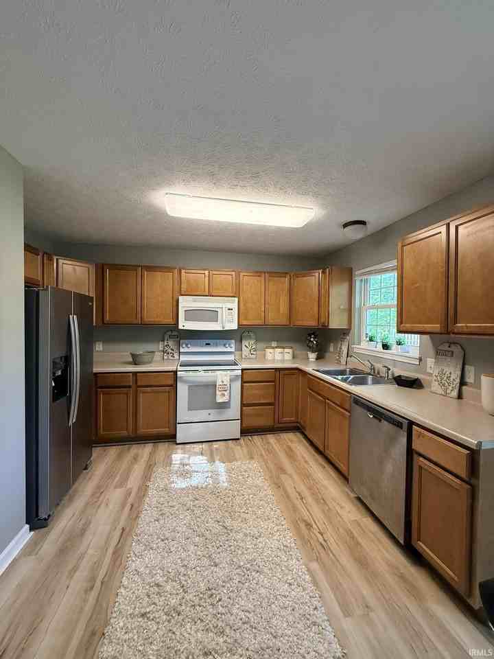 4816 N Ashcroft Ln - Photo 7 of 33