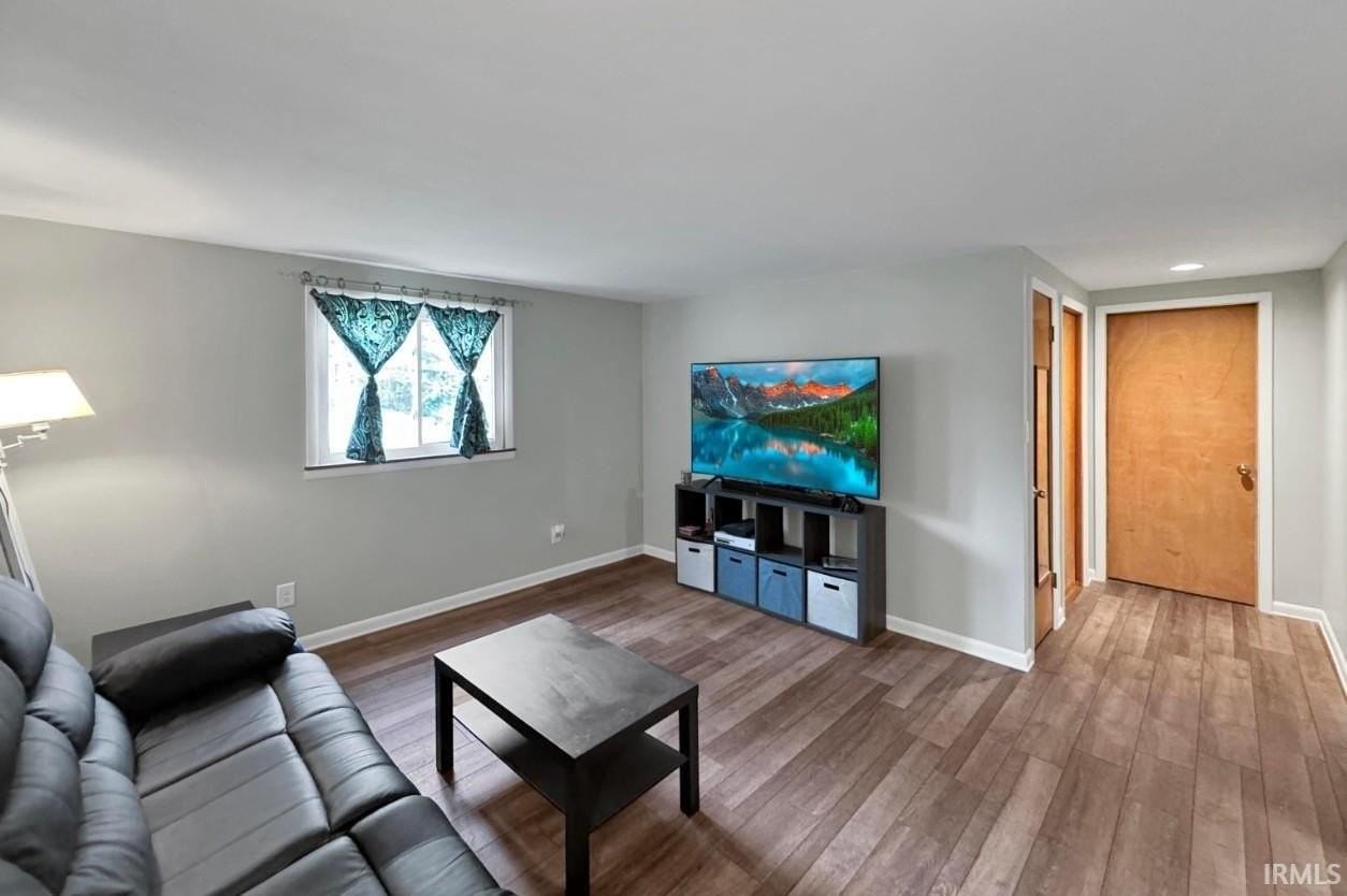205 S Bryan Ave - Photo 7 of 22