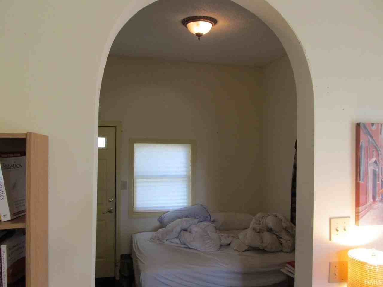 613 W Kirkwood Ave - Photo 5 of 6