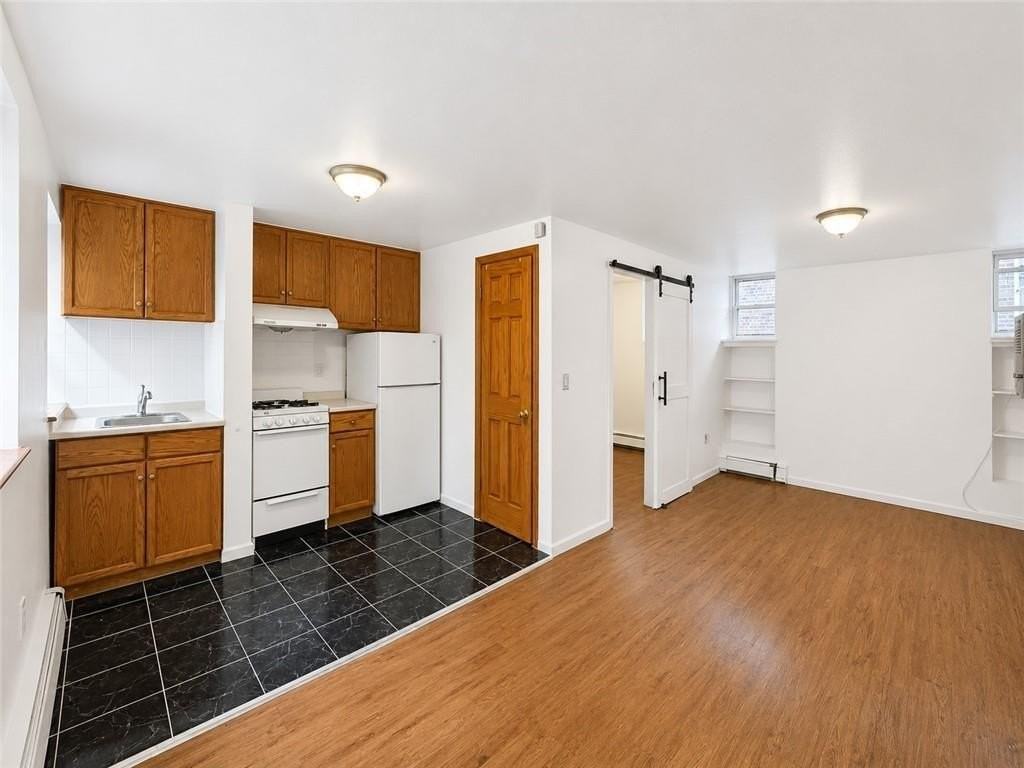 180 Mulberry St #4R - Photo 2 of 5