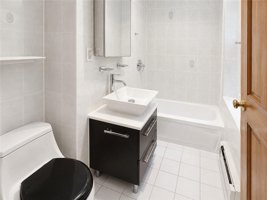 180 Mulberry St #4R - Photo 5 of 5
