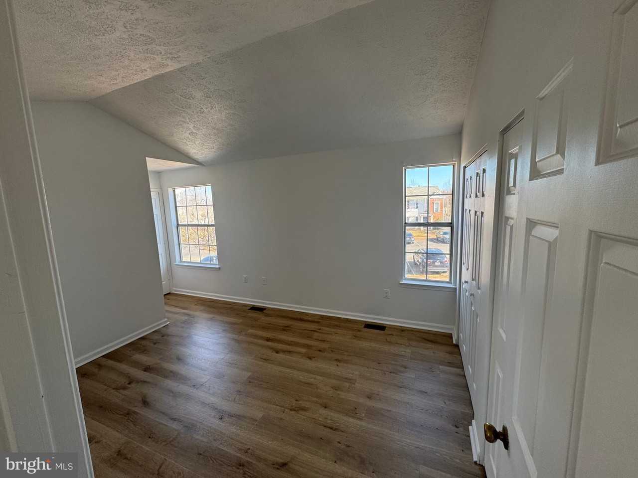 612 Bridlewood Dr - Photo 3 of 24