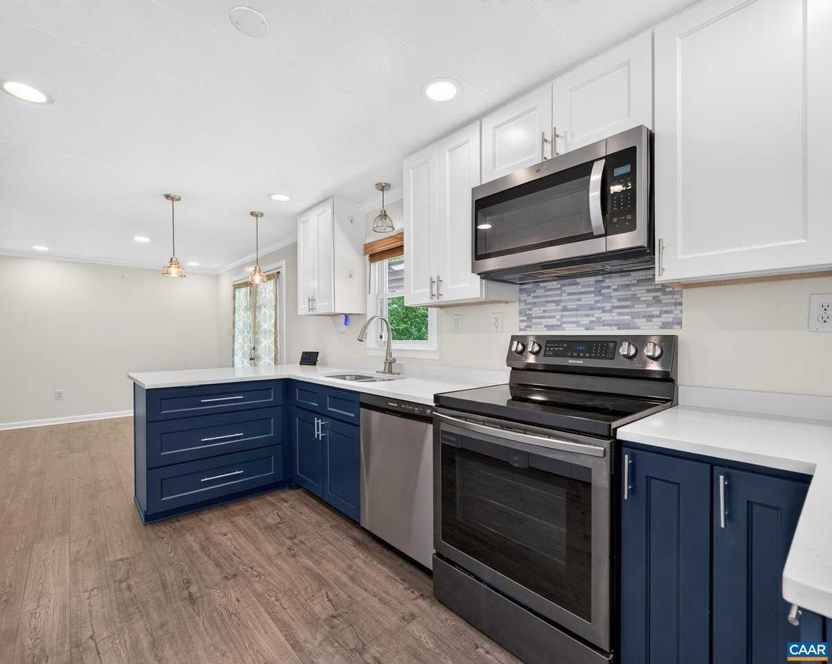 625 S Spotswood Trl - Photo 4 of 42