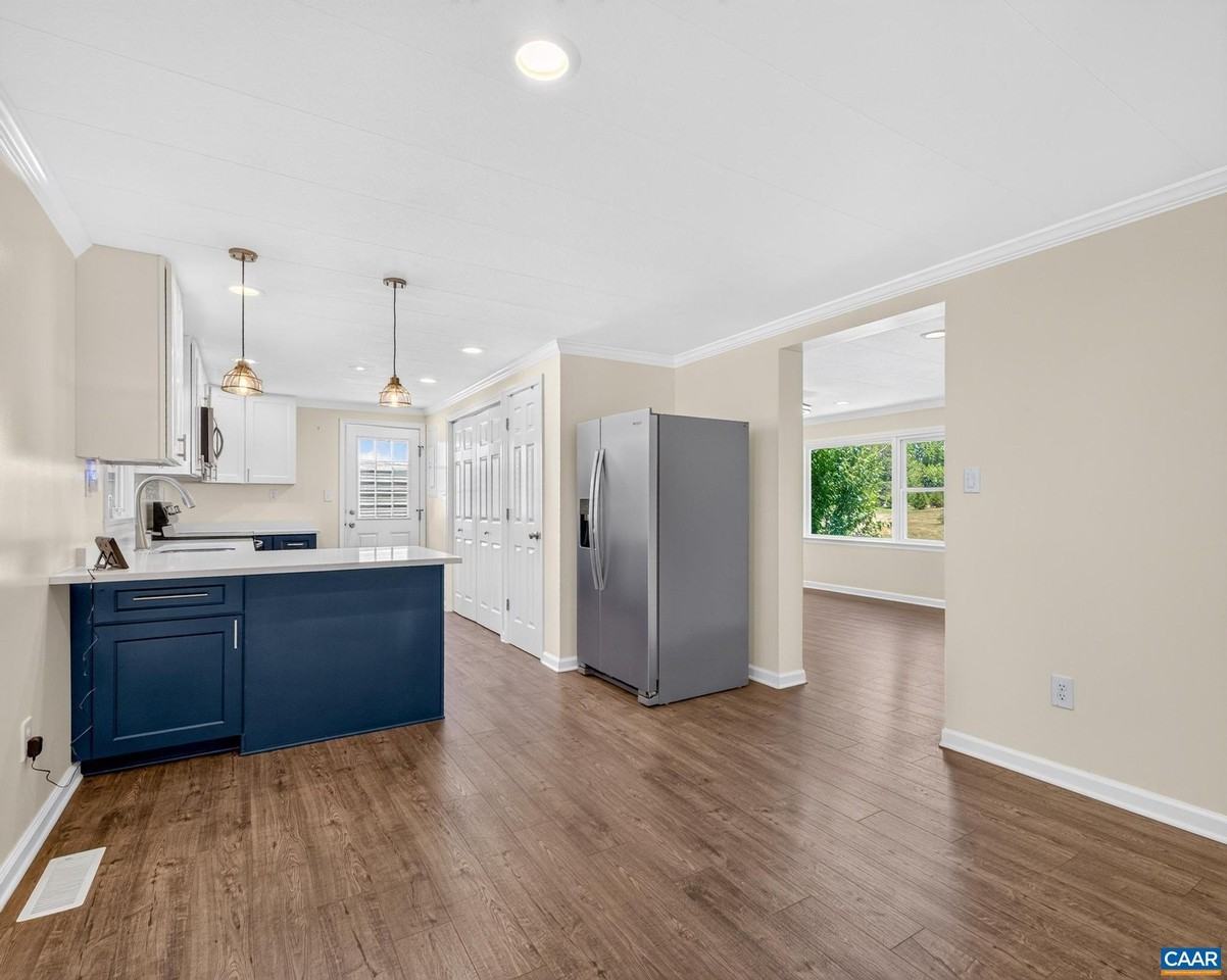 625 S Spotswood Trl - Photo 7 of 42